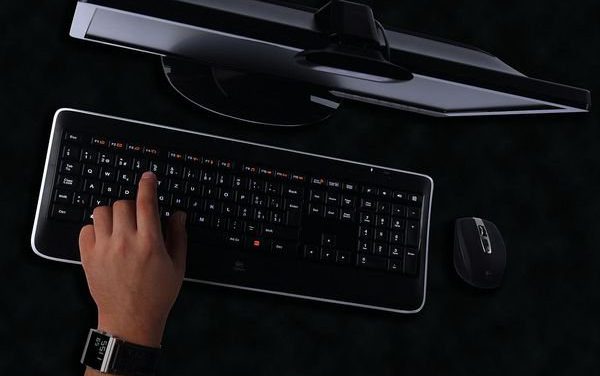 Logitech Wireless Illuminated Keyboard K800