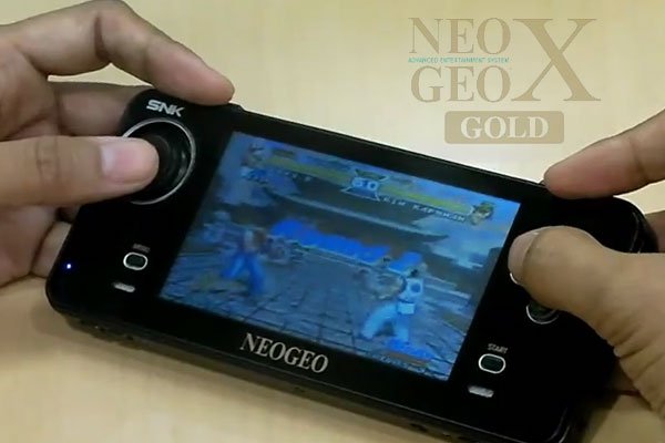 Munkában a Neo Geo X