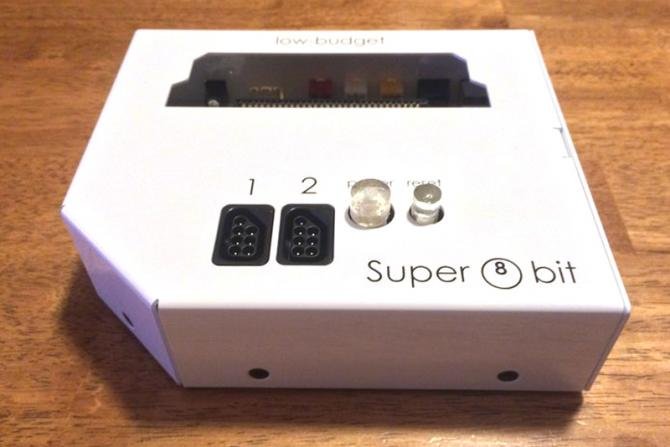 Super 8-Bit, a drágaszág
